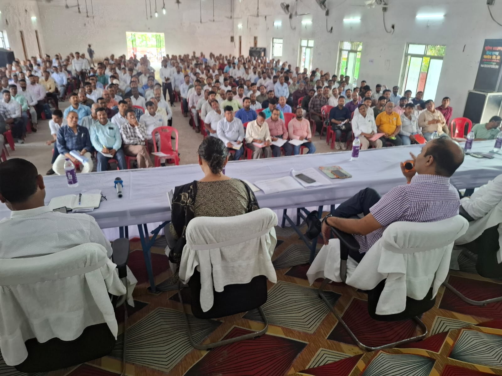 ईवीएम से लेकर विधि व्यवस्था तक सभी सेक्टर पदाधिकारियों को डीएम ने सिखाए चुनावी गुर