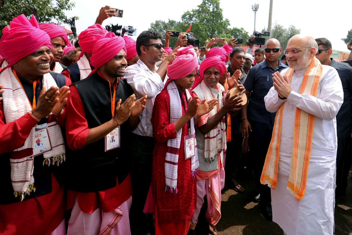 Photos: गृह मंत्री अमित शाह ने छत्तीसगढ़ के जगदलपुर स्थित मां दंतेश्वरी मंदिर में पूजा-अर्चना की, देखें तस्वीरें 2 Amit-Shah-Visit-Danteshwari-Temple