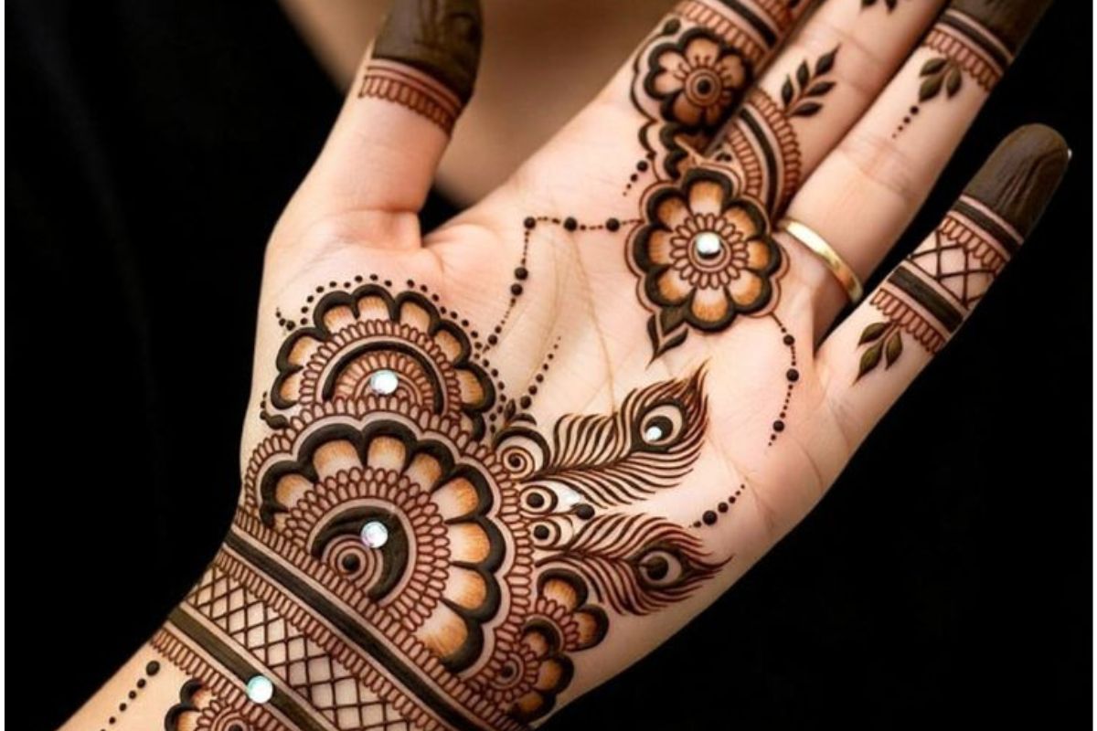 Easy Arabic Mehndi Designs for Karwa Chauth 2025 5
