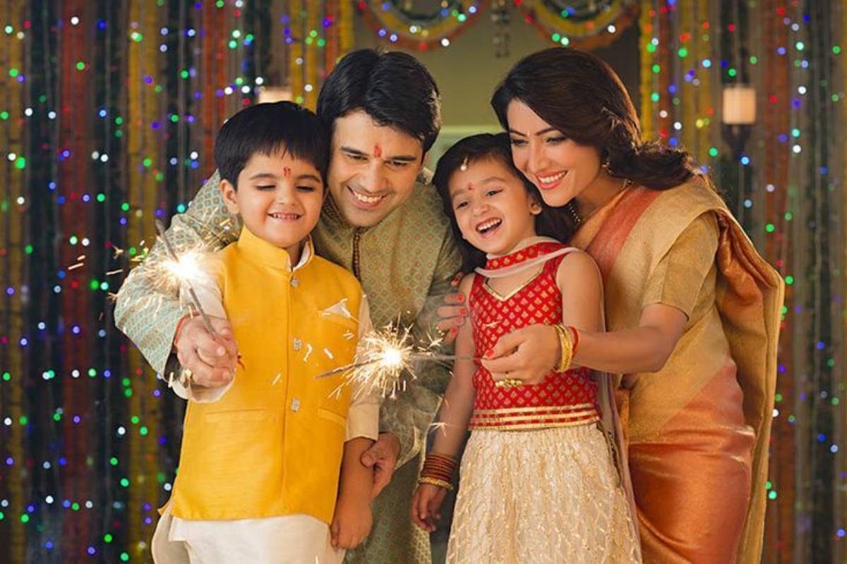 Diwali Firecracker Safety Tips: पटाखे जलाते समय बरतें ये सावधानियां और रखें अपने आप को महफूज