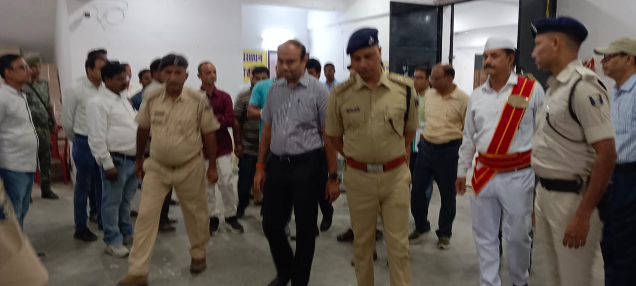 इवीएम सुरक्षा पुख्ता, जिला निर्वाचन पदाधिकारी ने लिया जायजा