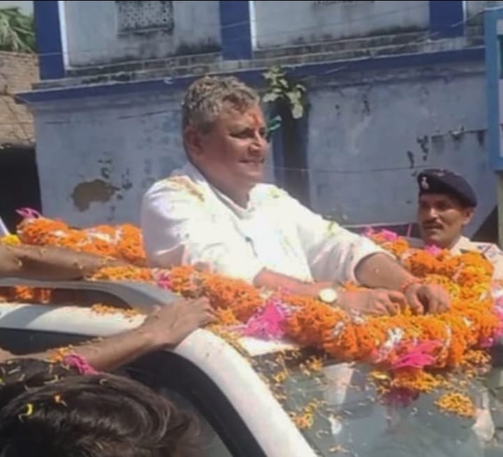 सरायरंजन में मंत्री विजय कुमार चौधरी ने किया नामांकन 