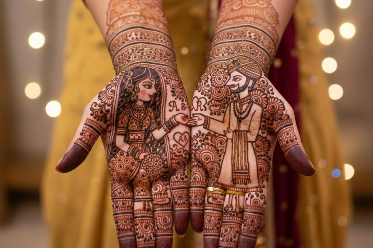 Last Minute Karwa Chauth Mehndi Design: करवा चौथ पर आखिरी वक्त में लगाएं ये खूबसूरत मेहंदी डिजाइन, मिलेगा साजन का प्यार और उम्र भर का साथ 5 couple mehndi