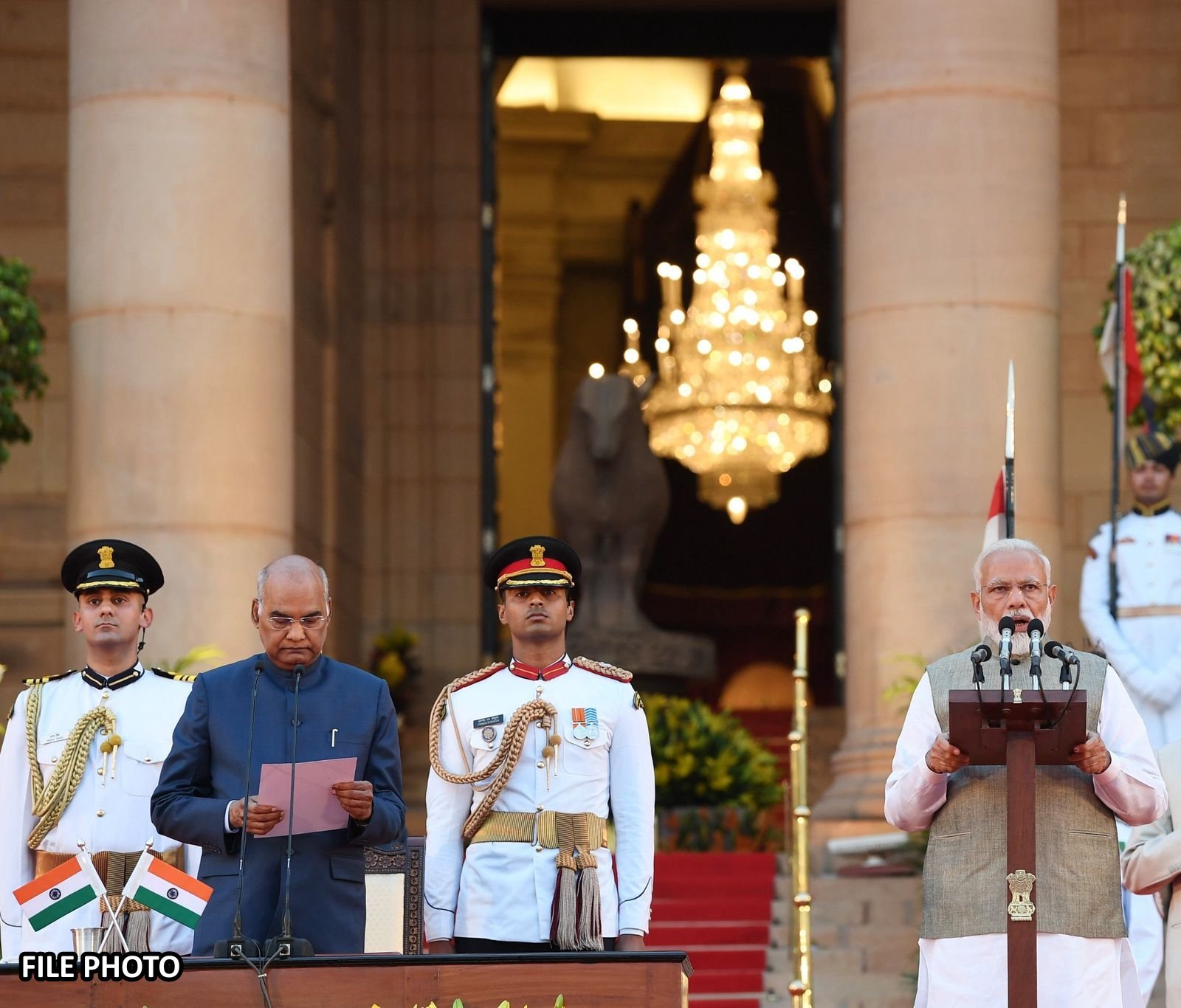 25 साल पहले प्रशासन के मुखिया के रूप में शुरू किया था सफर, मां से मिली थी दो बड़ी सीख, आज भी निभा रहे हैं पीएम मोदी 2 modi 4