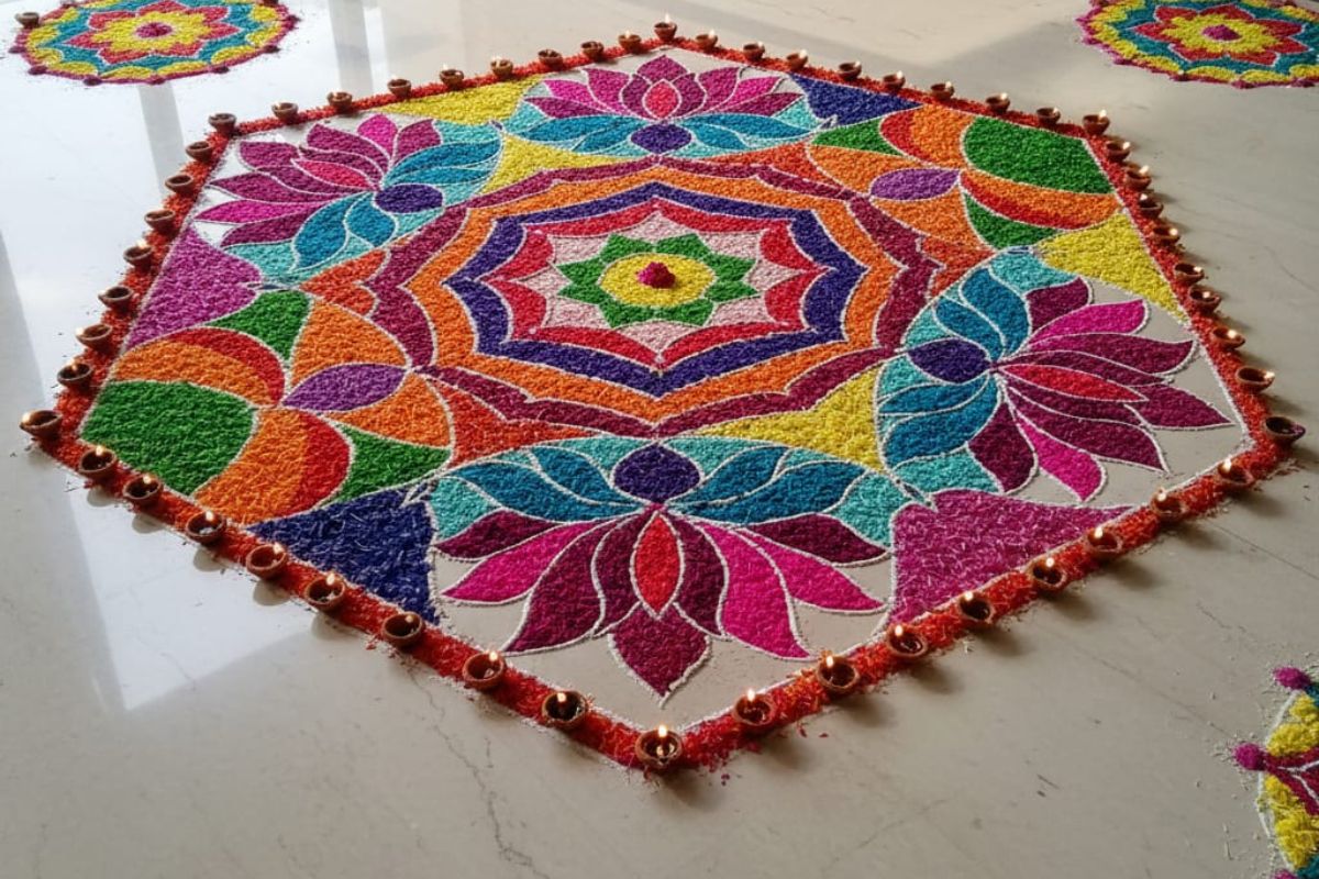 Top 5 Rangoli Design For Dhanteras: धनतेरस पर बनाएं ये खास रंगोली डिजाइन, घर में आएगी सुख-समृद्धि और मां लक्ष्मी का वास 5 shatkon design