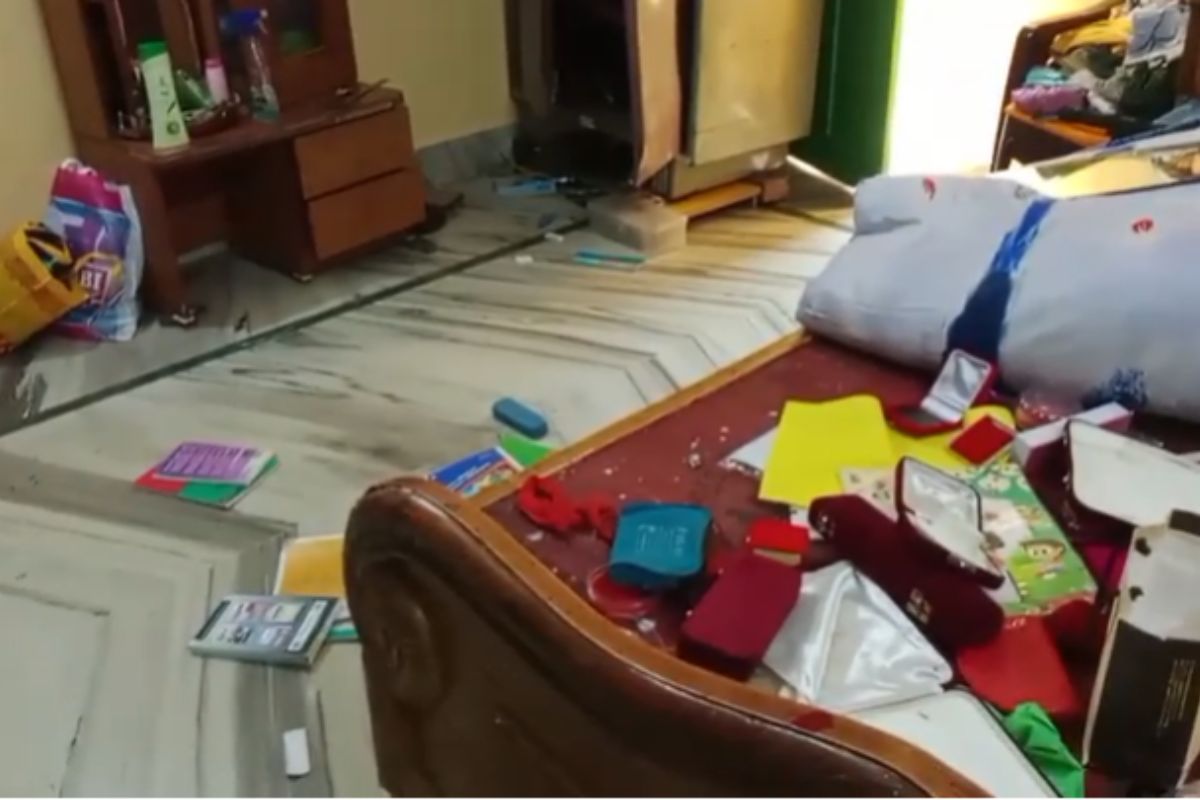 Patna: भगिनी की शादी में गए मामा हुए कंगाल, चोरों ने उड़ाई सवा करोड़ की संपत्ति 1 photo of the incident site