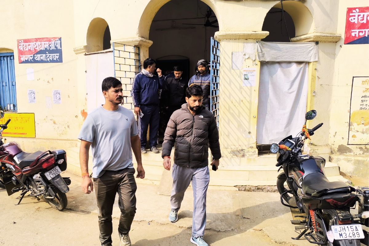 देवघर में एसयूवी की टक्कर से बिहार के भाजपा नेता के भाई की मौत, आरोपियों ने डराने के लिए चमकायी पिस्टल 1 Road Accident Deoghar bihar bjp leader Ashutosh Kumar