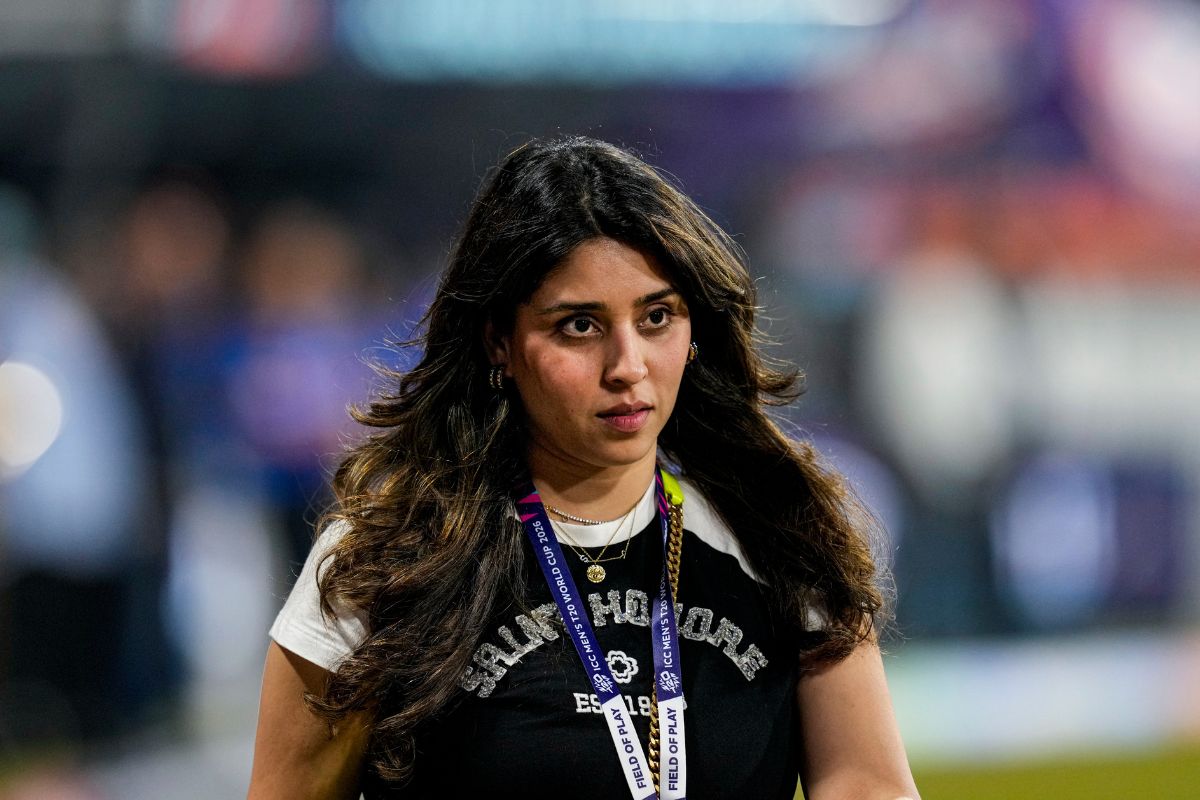 IND vs PAK मैच में रोहित शर्मा का जलवा, पत्नी संग हिटमैन ने टीम इंडिया में भरा जोश