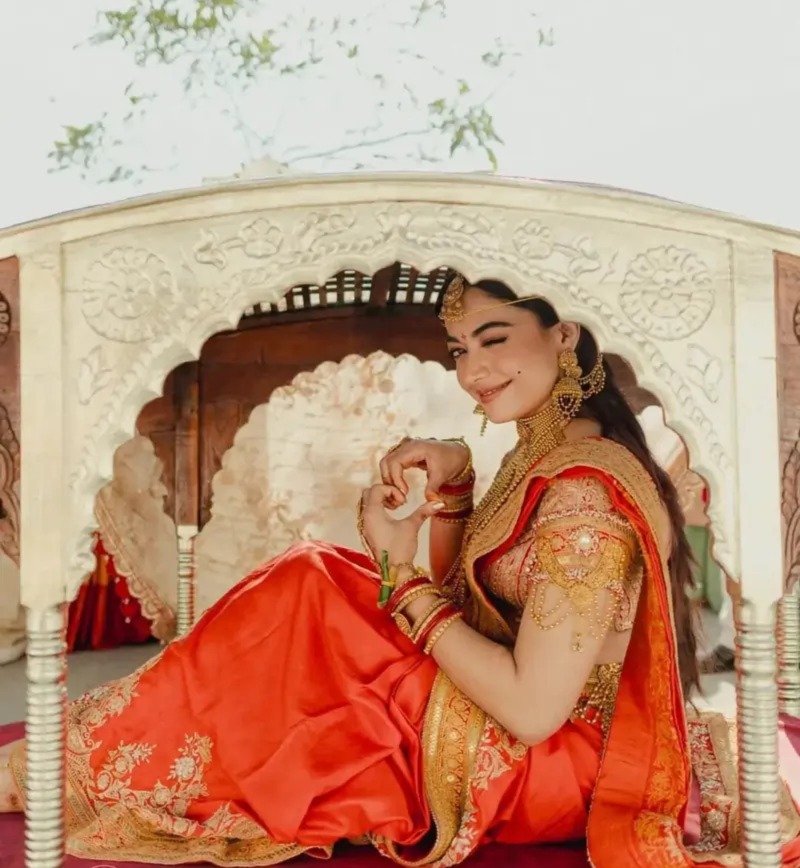 रश्मिका-विजय की शादी की इनसाइड तस्वीरें, शाही तलवार और श्री यंत्र की झलक