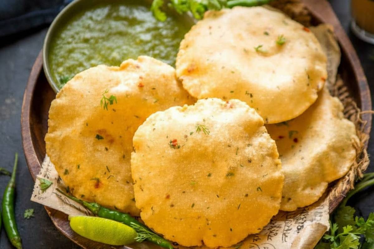 Missi Puri Recipe: घर पर बनाएं ढाबा-स्टाइल करारी मिस्सी पूरी, स्वाद ऐसा कि बार-बार मांगेंगे सब