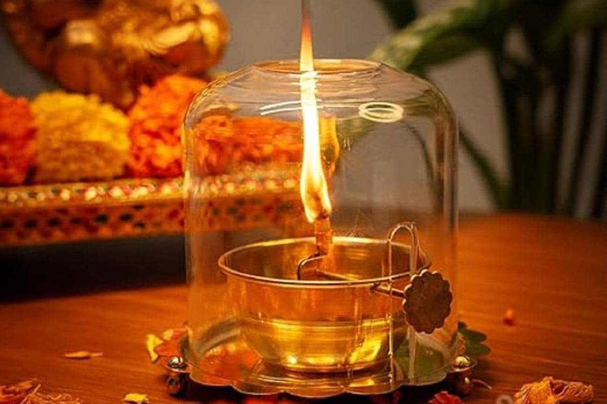 चैत्र नवरात्रि में ऐसे जलाएं दिया, पूरी रात नहीं बुझेगी अखंड ज्योत