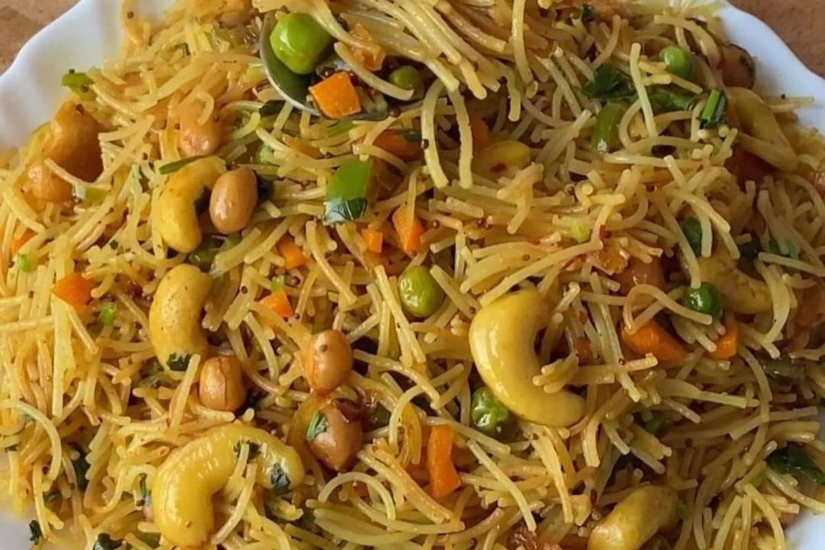 शेफ संज्योत कीर की आसान वर्मिसेली उपमा रेसिपी – परफेक्ट रेशियो से बनेगी फूली-फूली उपमा