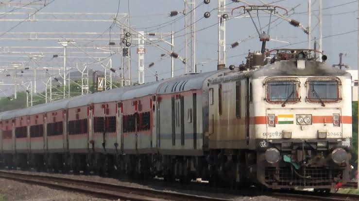 होली के उपरांत स्पेशल ट्रेनों का परिचालन