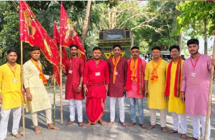 अष्टयाम महायज्ञ को ले निकाली भव्य कलश यात्रा