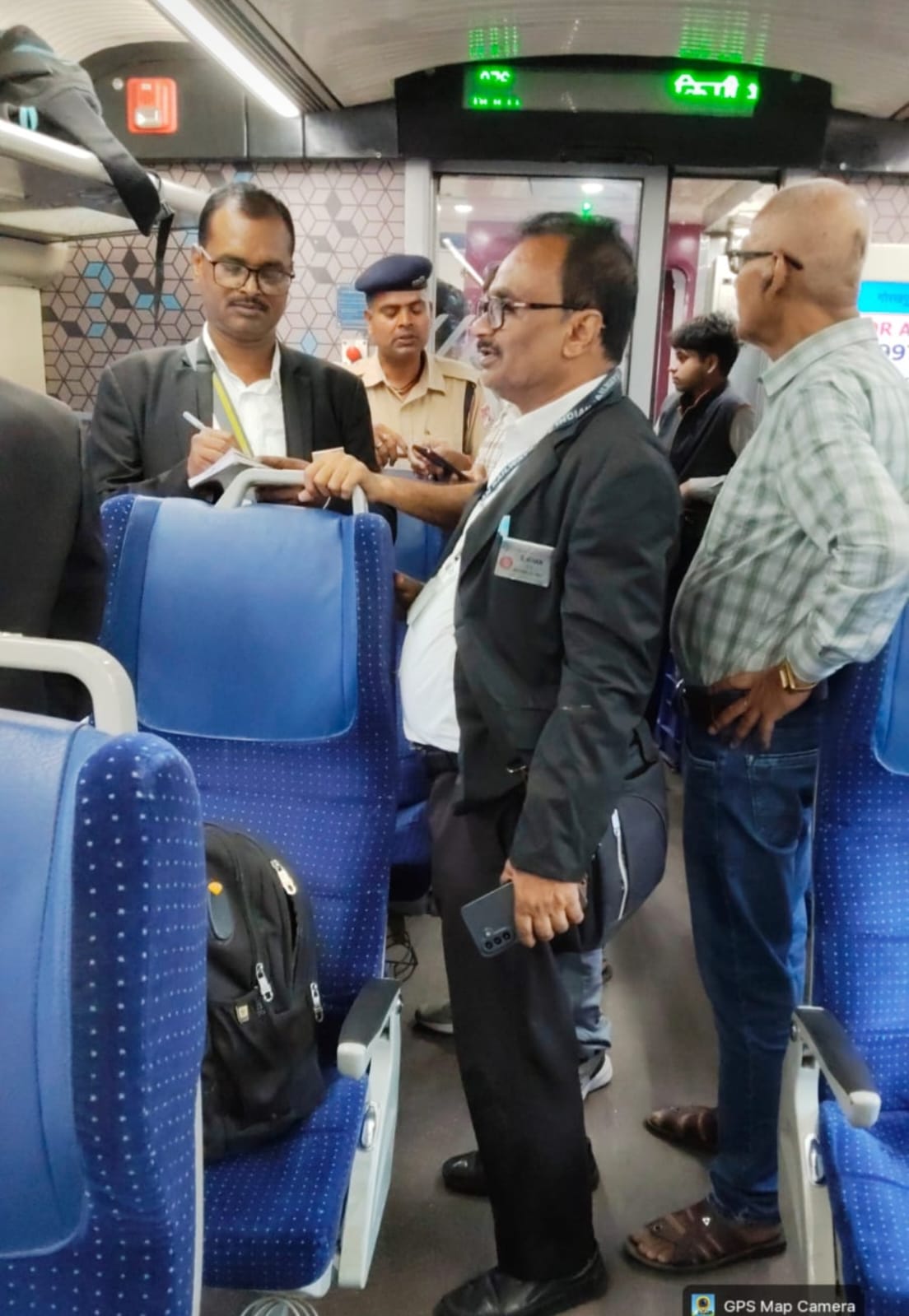 समस्तीपुर मंडल में सघन टिकट जांच अभियान, विभिन्न रेलखंडों एवं स्टेशनों पर सघन जांच अभियान चलाकर राजस्व संरक्षण पर दिया गया बल