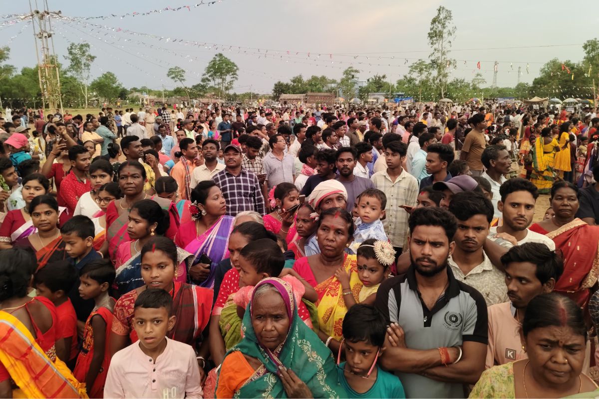 बंगाल जीत के बाद झारग्राम पहुंचे चंपाई सोरेन, आदिवासी समाज ने किया भव्य स्वागत 