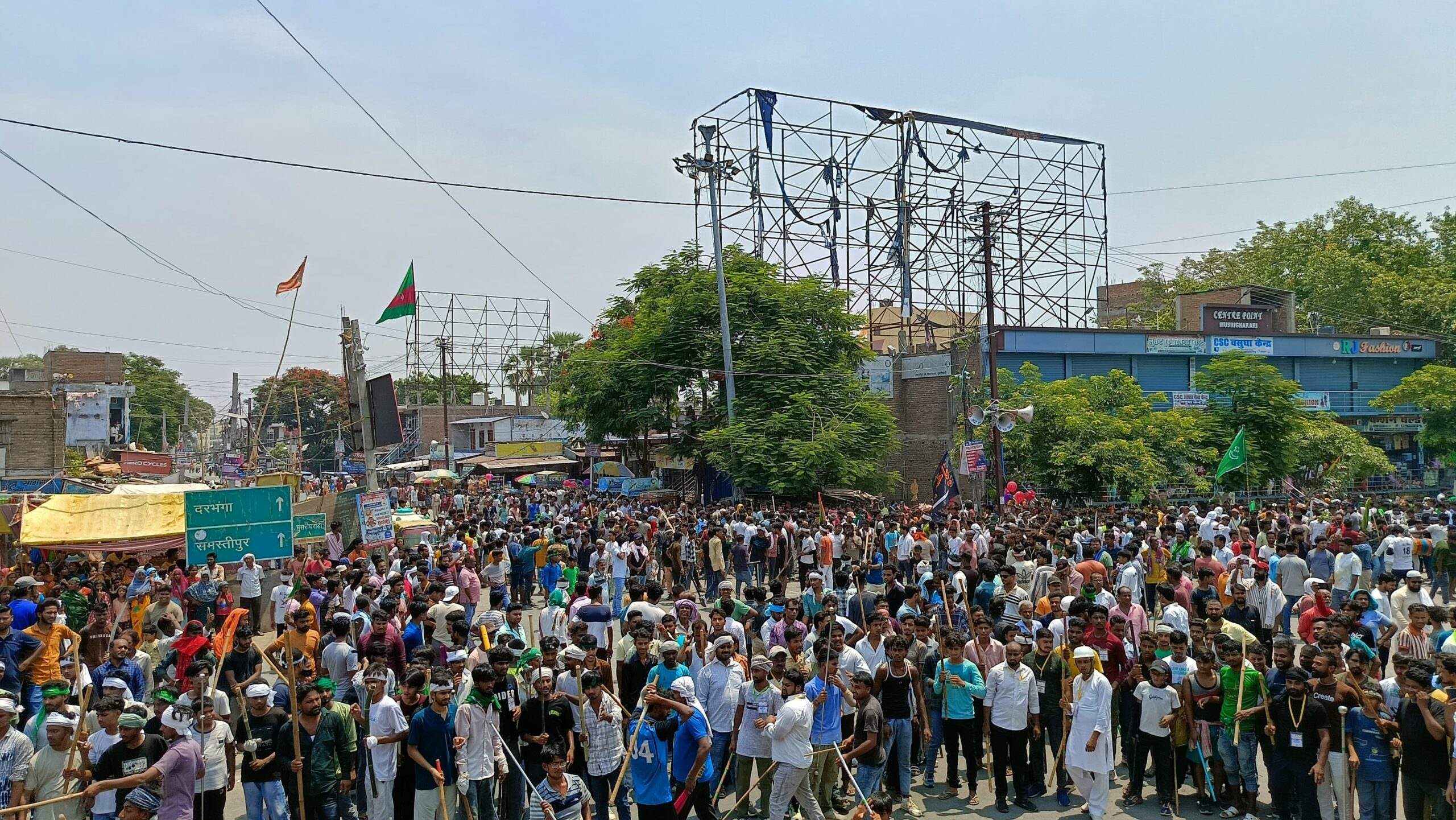मुसरीघरारी में नवमी मोहर्रम पर उमड़ा जनसैलाब, गंगा-जमुनी तहज़ीब की दिखी मिसाल