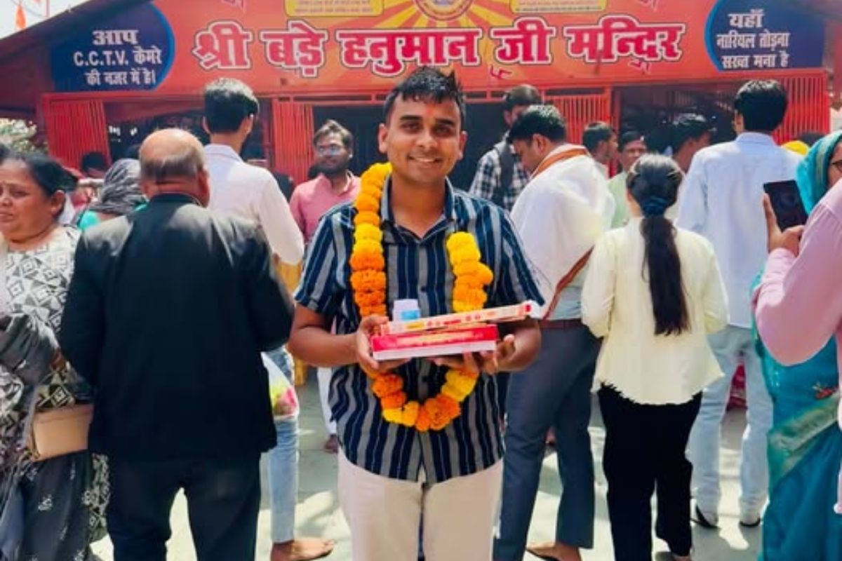 पिता की हत्या, गरीबी से लड़ाई, अनाज बेचकर की पढ़ाई और बने IPS