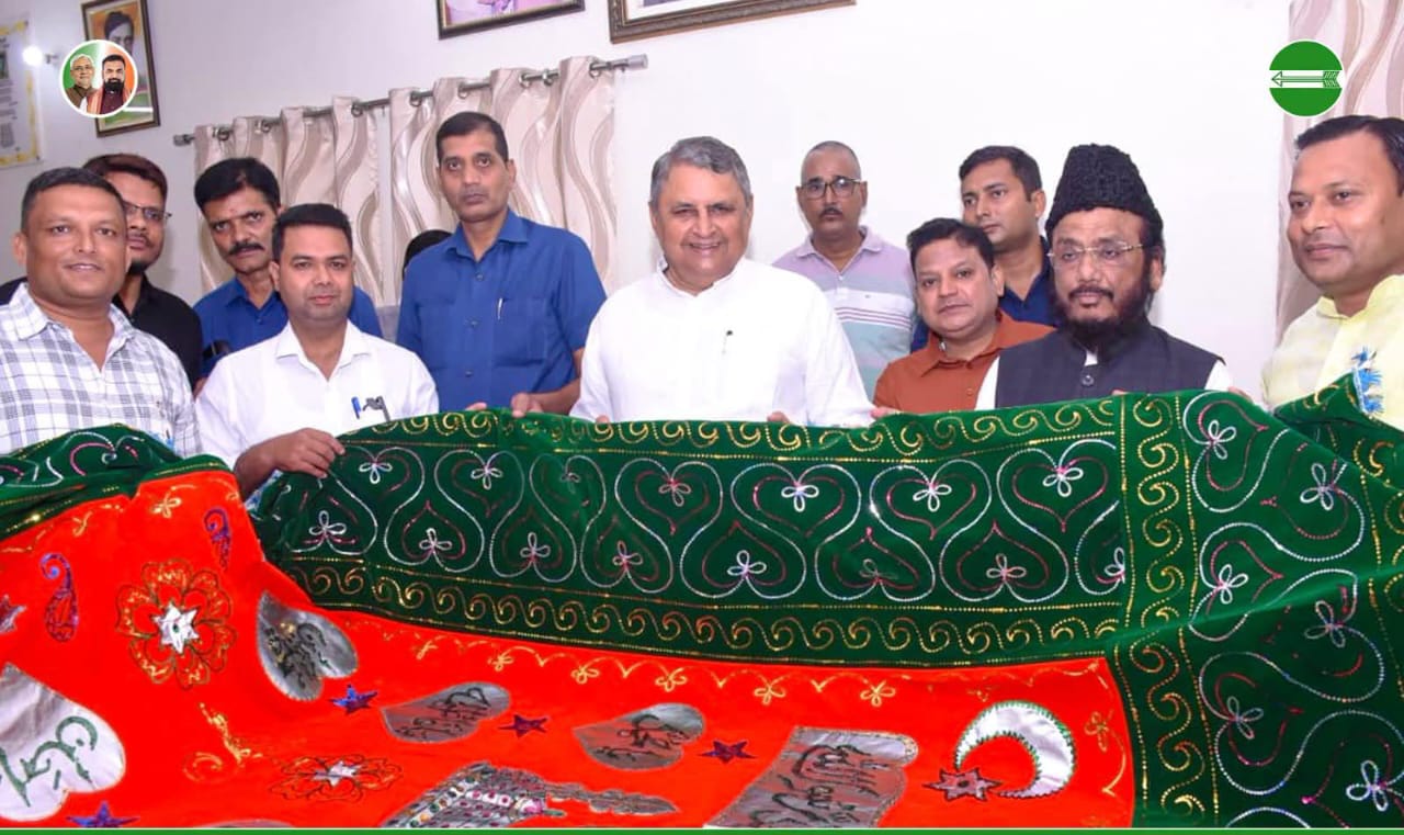 उर्स-ए-मखदूम अशरफ पर बिहार के उपमुख्यमंत्री विजय चौधरी ने भेजी चादर, अमन-चैन और तरक्की की मांगी दुआ