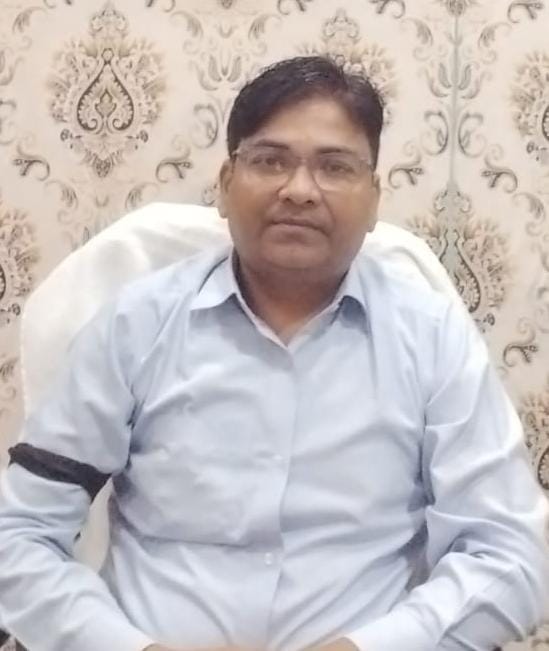 6 सूत्री मांगों को लेकर बीडीओ का आंदोलन जारी, छठे दिन काली पट्टी बांधकर किया कार्य फोटो काली पट्टी बांधे प्रखंड विकास पदाधिकारी