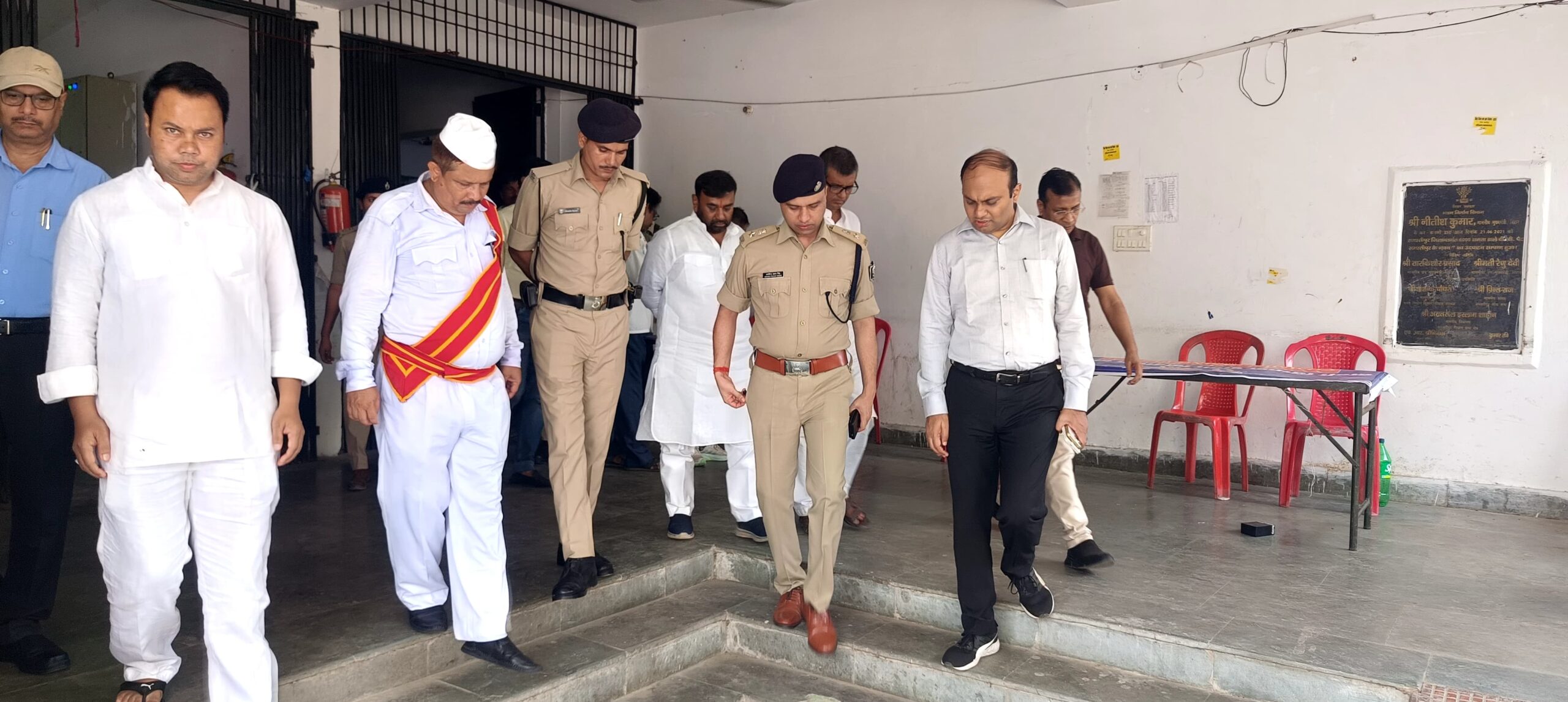 ईवीएम-वीवीपैट गोदाम का डीएम-एसपी ने किया मासिक निरीक्षण, सुरक्षा व्यवस्था का लिया जायजा