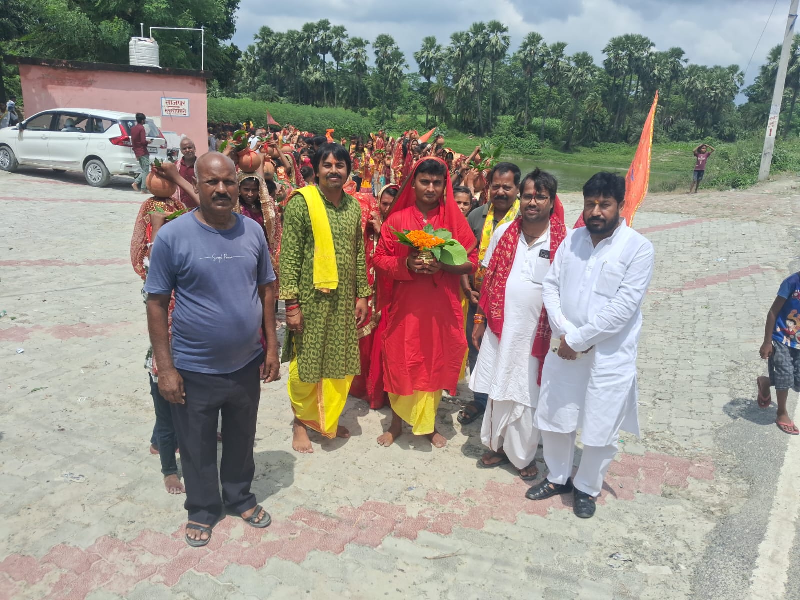 राधे-श्याम मूर्ति प्राण-प्रतिष्ठा को लेकर निकली भव्य कलश शोभायात्रा, 151 कुंवारी कन्याओं ने लिया हिस्सा, वैदिक मंत्रोच्चारण से भक्तिमय हुआ माहौल