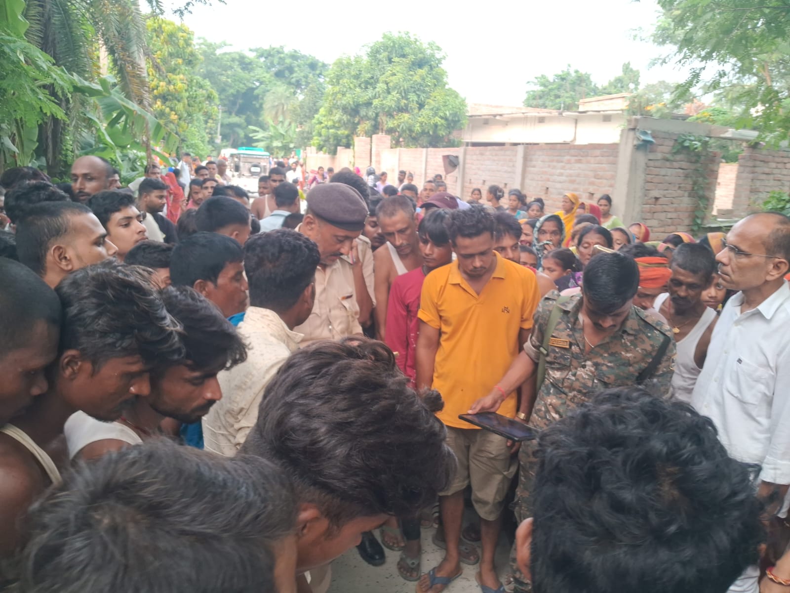 स्कॉर्पियो से घि”सटकर बाइक सवार युवती की द”र्द”नाक मौ”त, दो घा”यल
