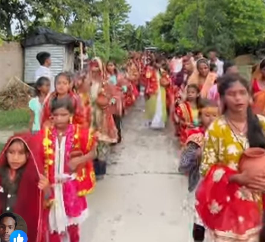 भगवान श्रीकृष्ण-राधा की प्रतिमा को श्रद्धालुओं ने नम आंखों से दी विदाई
