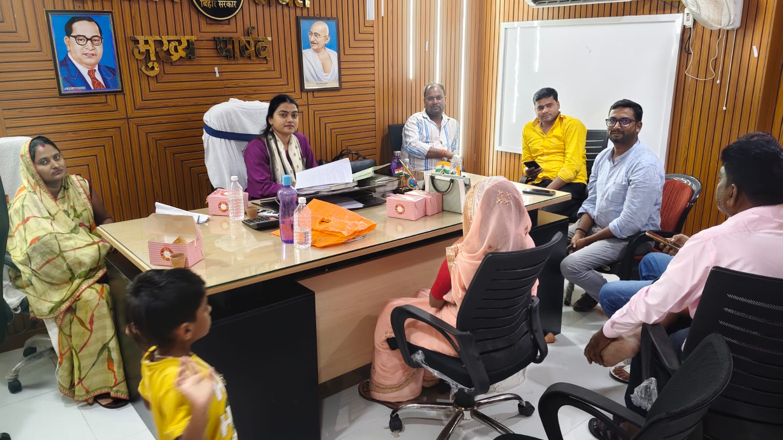 फाइलेरिया मरीजों के दिव्यांगता प्रमाण-पत्र बनवाने पर हुई चर्चा, नगर पंचायत के कार्यपालक सहायक के माध्यम से पात्र लोगों का कराया जाएगा ऑनलाइन आवेदन