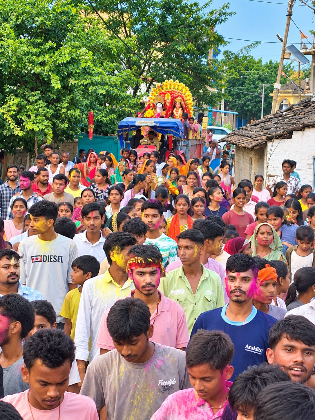 भक्ति और जयकारों के बीच मनोकामना दुर्गा मंदिर की प्रतिमा का विसर्जन