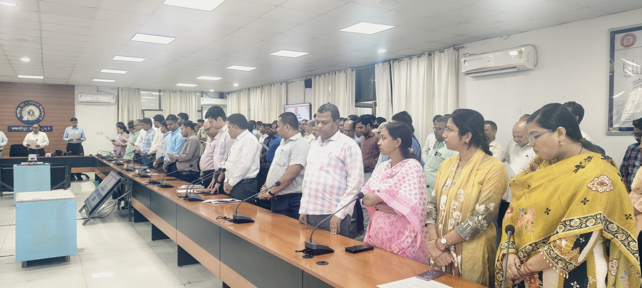 सतर्कता जागरूकता सप्ताह-2026- पारदर्शिता और सत्यनिष्ठा के साथ काम करने की रेलकर्मियों ने ली शपथ